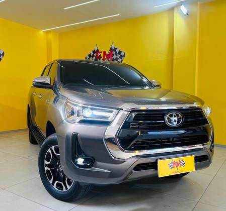TOYOTA HILUX 2.8 D-4D TURBO DIESEL CD SRX 4X4 AUTOMÁTICO TOYOTA HILUX 2.8 D-4D TURBO DIESEL CD SRX 4X4 AUTOMÁTICO